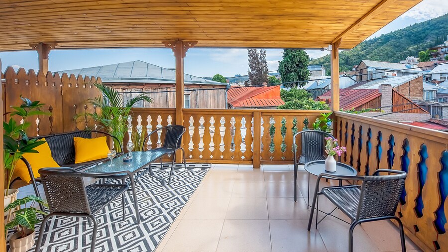 HB apartments Hill House