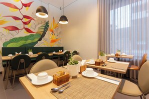 Restaurant - Hotel Roochelle Convention by Nobile (Curitiba)