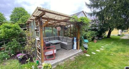 großes Ferienhaus Marianne mit Garten und Pergola