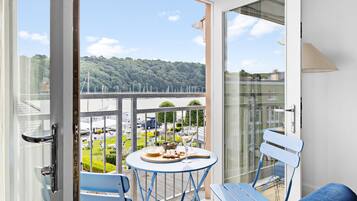 Apartment, Smoking | 2 bedrooms