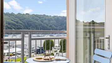 Apartment, Smoking | 2 bedrooms