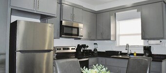 Elegant Apartment 10 min to Mercedes Outlets