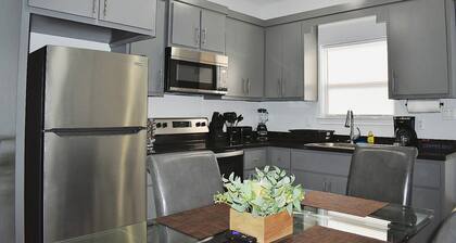 Elegant Apartment 10 min to Mercedes Outlets