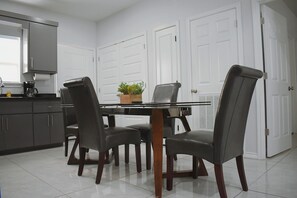 Apartment | 3 bedrooms, Internet - Elegant Apartment 10 min to Mercedes Outlets (Weslaco)
