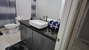 3 habitaciones y acceso a internet