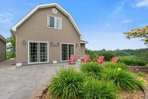 Terrace/patio - Charming 3-Bed Home Near the Horse Shows & Lake (Williamsburg)