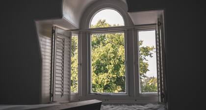 Spacious 4 Bedroom Flat in Stirling