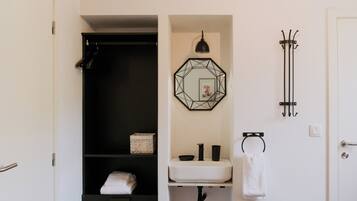 Kahden hengen economy-huone, vuoristonäköala | Kylpyhuone