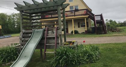 Country setting in Charlottetown. Minutes from shops and restaurants