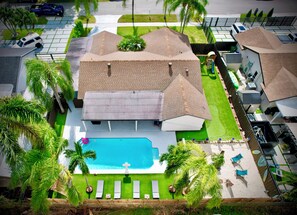 Exterior - Miami house, Heated pool, Artificial beach, Mini golf, luxury and comfort (MIAMI)