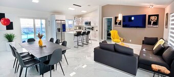 Miami house, Heated pool, Artificial beach, Mini golf, luxury and comfort