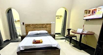 Accra Luxury Deluxe en-suite studio apartment at the Sanga estates.