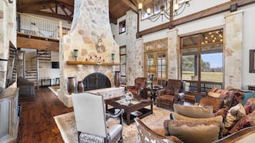 House, Multiple Beds, Private Pool, Garden View | 5 bedrooms, hypo-allergenic bedding, minibar, desk