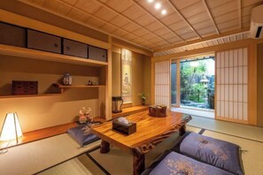 Interior - Hiyori Gojo (Kyoto)