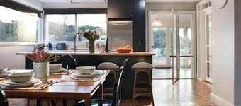 The Arlow House-Pet friendly walk to town