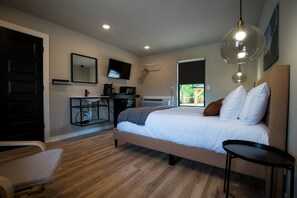 13 多间卧室、办公桌、熨斗/熨衣板、免费 WiFi