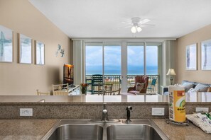 Interior - Waters Edge #213- Sea Dreams (Fort Walton Beach)