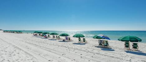 Condo, 1 Queen Bed with Sofa bed (Waters Edge #213- Sea Dreams) | Beach | On the beach