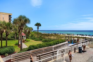 Lejlighed - 1 queensize-seng med sovesofa (Waters Edge #213- Sea Dreams) | Overnatningsstedets område