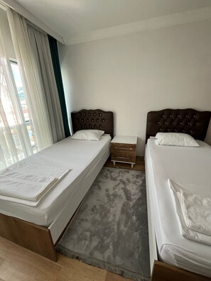 Comfort Suite, Private Bathroom, City View | 1 bedroom, desk, laptop workspace, blackout drapes - HG PANSİYON 1 (Erzincan)