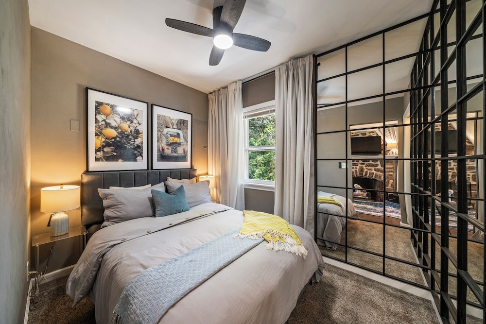 Cozy 2br Lake House with Outdoor Barrel Sauna on Cranberry Lake