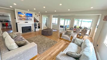 Smart TV, fireplace, video games