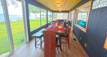 Charming Cottage on Lake Simcoe