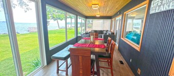 Charming Cottage on Lake Simcoe