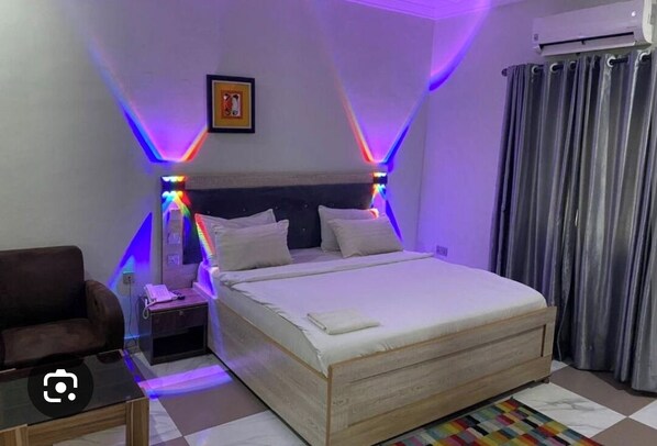 Deluxe Room | Free WiFi - Fibis Hotel (Lekki)