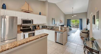 Immaculate 2 Bed / 2 Bath Resort Condo in Naples. Close to Marco Island!