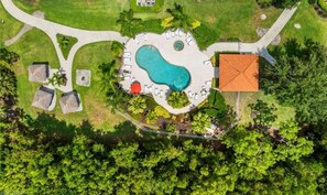 Exterior - Immaculate 2 Bed / 2 Bath Resort Condo in Naples. Close to Marco Island!  (Naples)