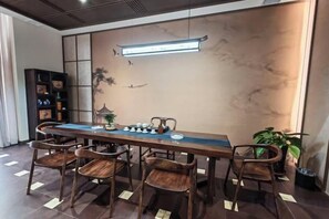 Dining - Royal Hotel (Xiaoyi)