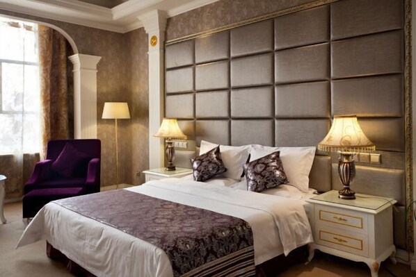 Cribs/infant beds - Royal Hotel (Xiaoyi)