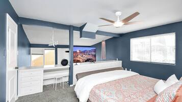 2 chambres, bureau, fer et planche à repasser, lit de bébé portatif