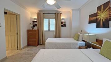 2 bedrooms, in-room safe, iron/ironing board, free WiFi