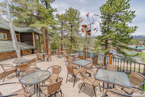 Rocky Creek Lodge, Sleeps 30, Gatherings Welcome
