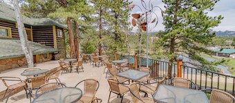 Rocky Creek Lodge, Sleeps 30, Gatherings Welcome
