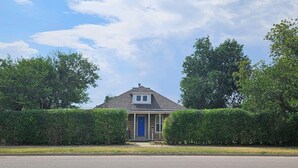 Exterior - My Blue Haven is a Walkers Paradise 5 min to the Monument and 15 min to Downtown (Rapid City)