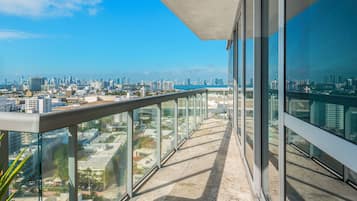 Luxe appartement, 2 slaapkamers, terras, uitzicht op zee | 2 slaapkamers, lakens van Egyptisch katoen, luxe beddengoed