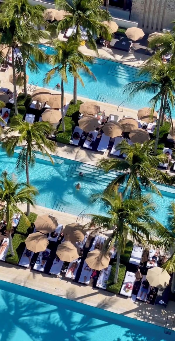 3 outdoor pools, free pool cabanas, pool umbrellas