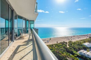 Luxury Apartment, 2 Bedrooms, Terrace, Sea View | 2 bedrooms, Egyptian cotton sheets, premium bedding, memory-foam beds - The Setai Residence Miami Beach (Miami Beach)