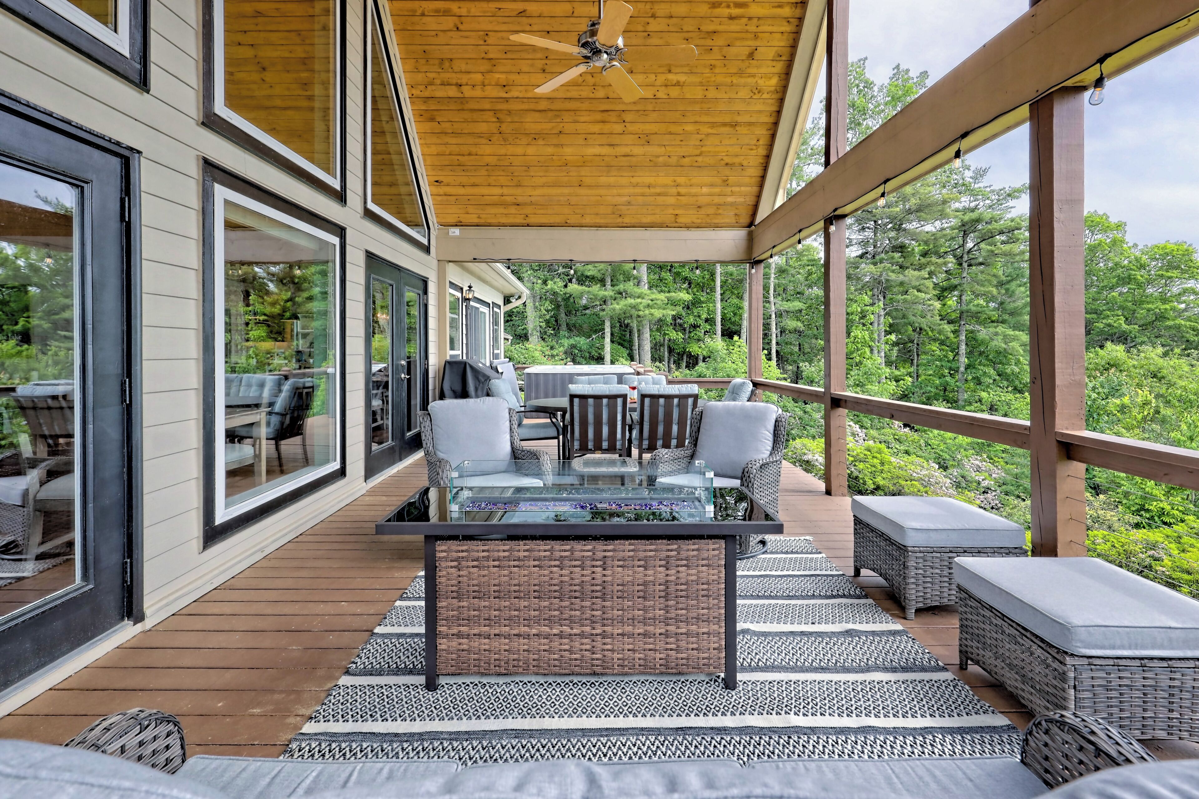 Enjoy family/friends time around the propane firepit