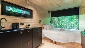 1 bedroom, desk, free WiFi, bed sheets