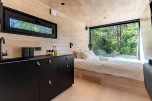 1 habitación, escritorio, wifi gratis y ropa de cama