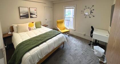 Deluxe Room, Queen Bed