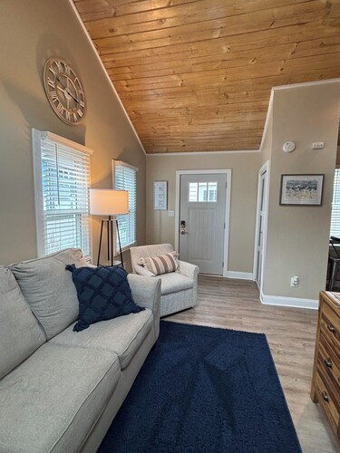 Charming Michigan City Cottage 