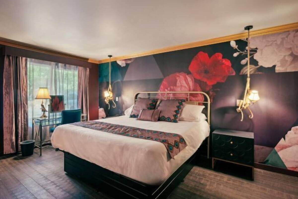 Blackout drapes, iron/ironing board, WiFi (free), bed sheets
