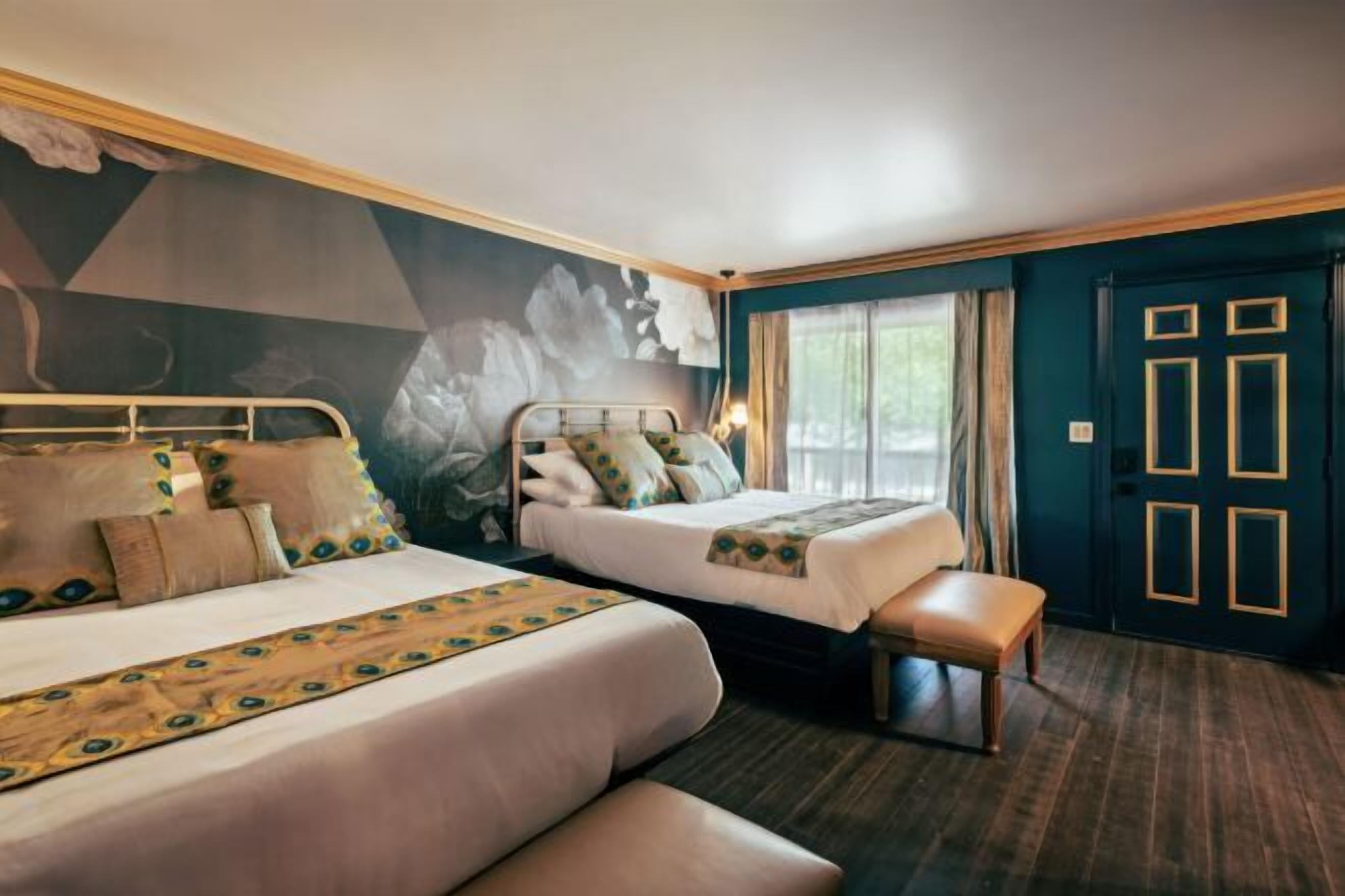 Cortinas blackout, tabla de planchar con plancha y wifi gratis 