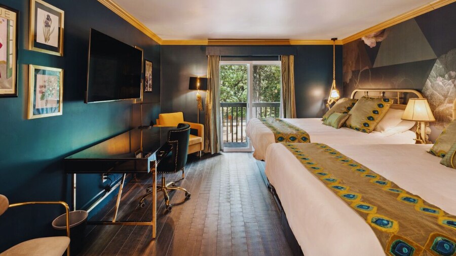 The Fainting Couch Boutique Hotel