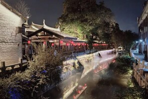Ảnh chưa phân loại, 2 trong số 25 ảnh, nút